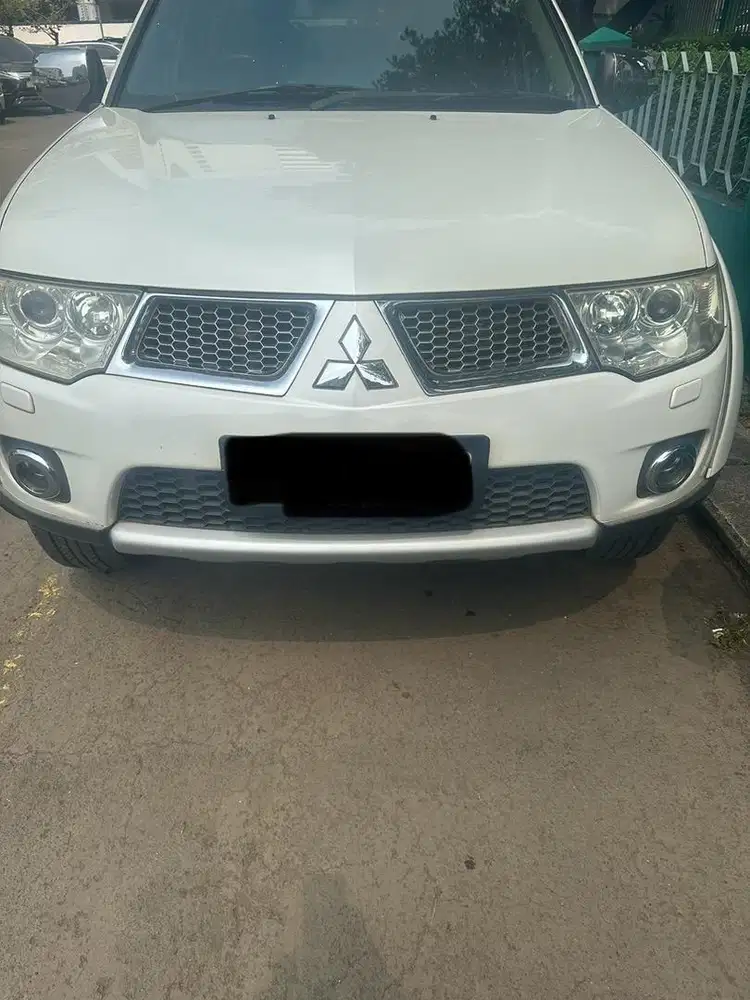 Pajero Sport Dakar 4x2 Putih
