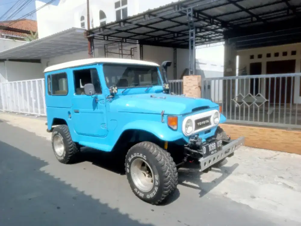 Hartop Land Cruiser 4x4 FJ40 bensin 1969