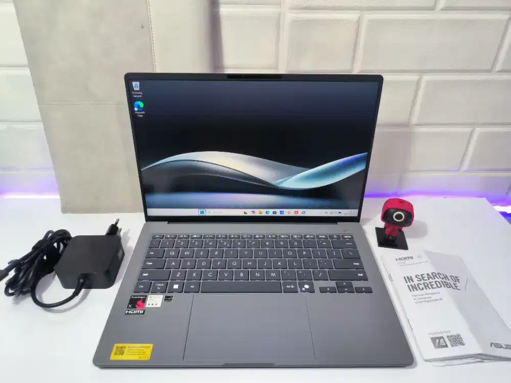 ASUS Zenbook A14 UX3407QA Snapdragon X X1 26 100 16GB 512GB 100% sRGB