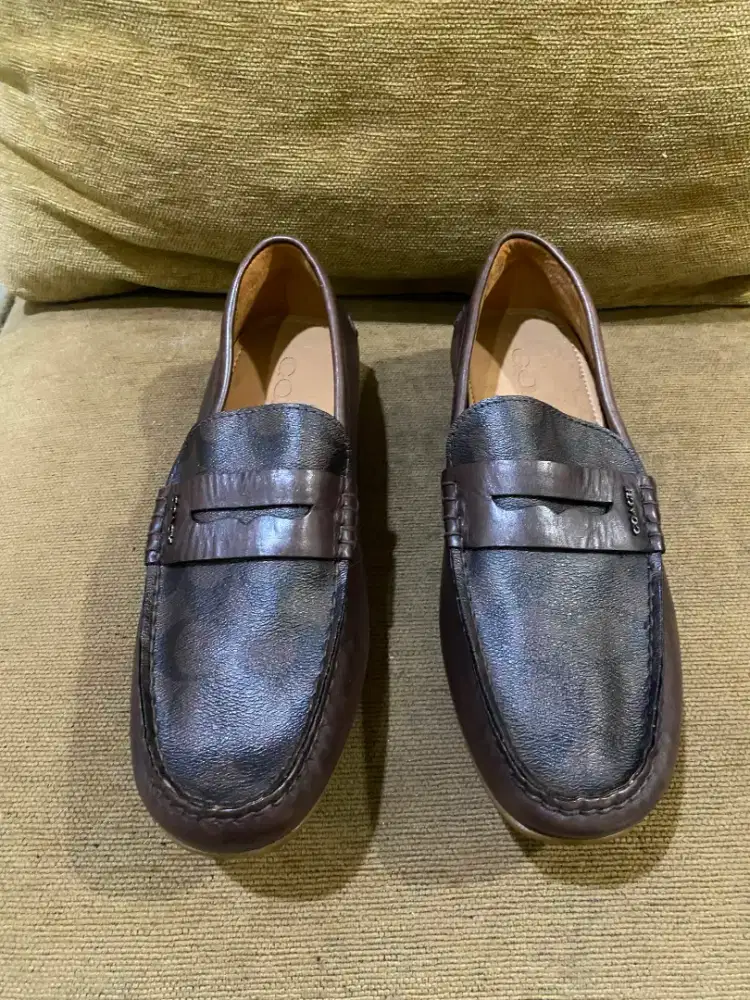 Sepatu loafers coach driver 42 signature original sale net price