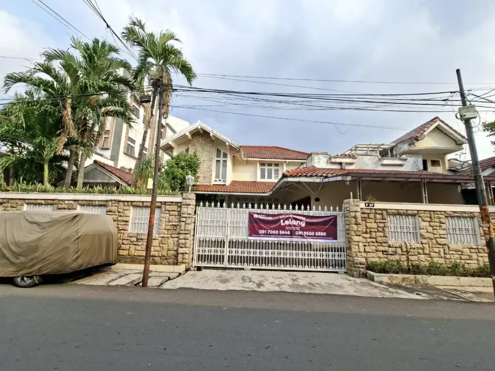 Rumah Mewah 2 Lantai di Kawasan Kemanggisan Dekat dengan Plaza Senayan Mall