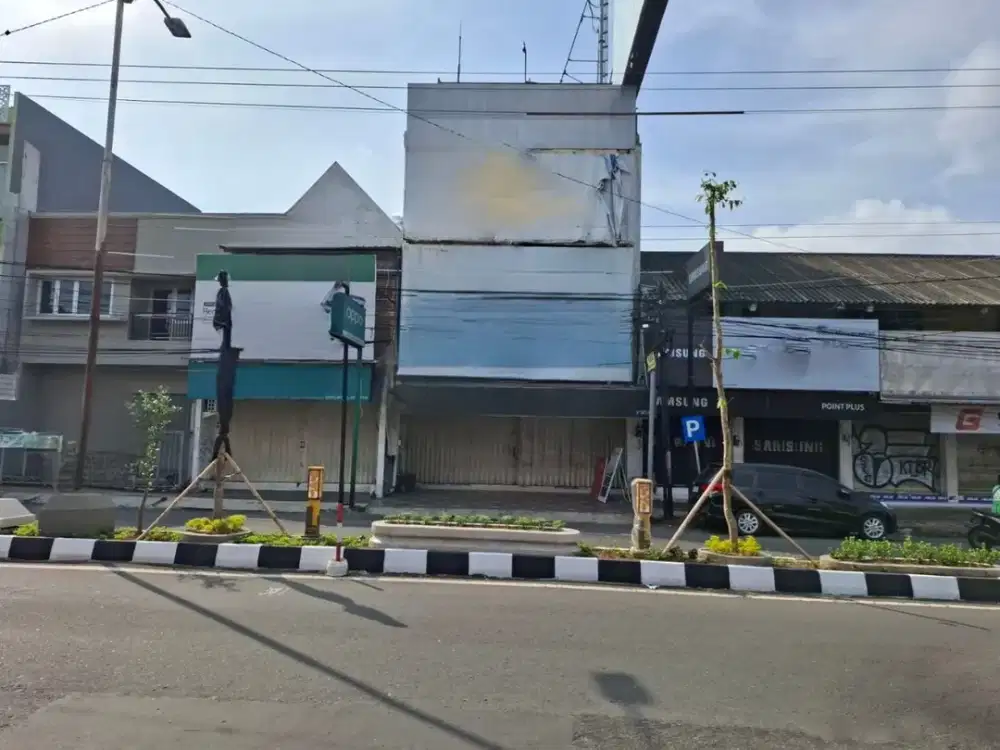 Dijual Ruko 4 lantai Lokasi Strategis Lokasi Jalan Gejayan Caturtunggal Depok Sleman.
