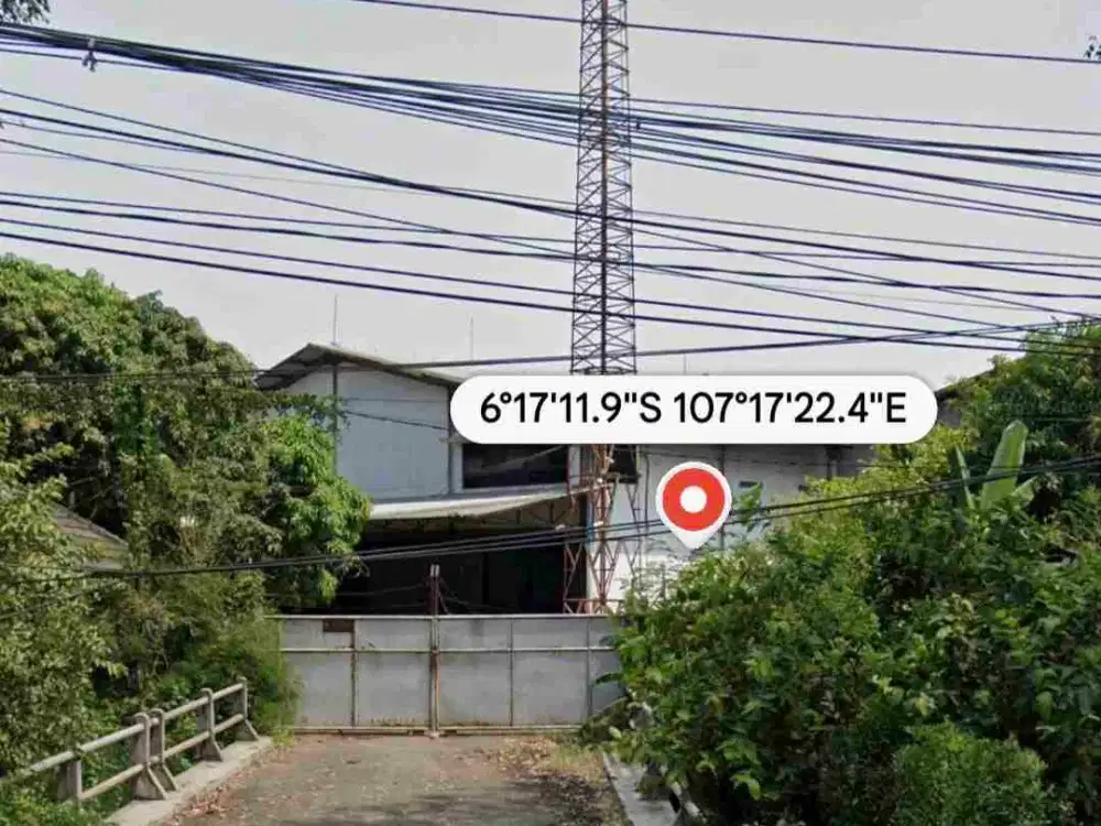 Gudang di jalan propinsi Karawang Jawa Barat