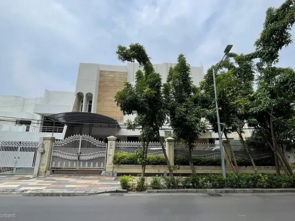 RUMAH RAYA DHARMAHUSADA  COCOK UNTUK TEMPAT TINGGAL / CAFE / RESTO / KANTOR  STRATEGIS SIAP HUNI