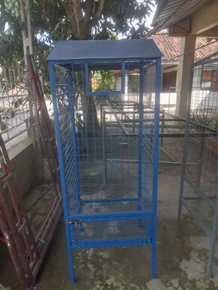 Tempat botol bekas