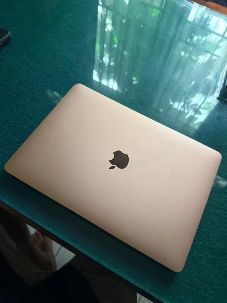 Macbook Air M1 rosegold seperti baru