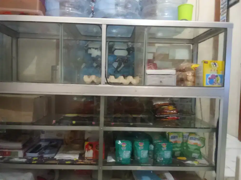 Etalase kaca seken