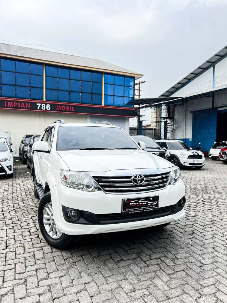 Toyota Fortuner 2.5 G Diesel M/T Putih 2012 pajero xpander nissanterra