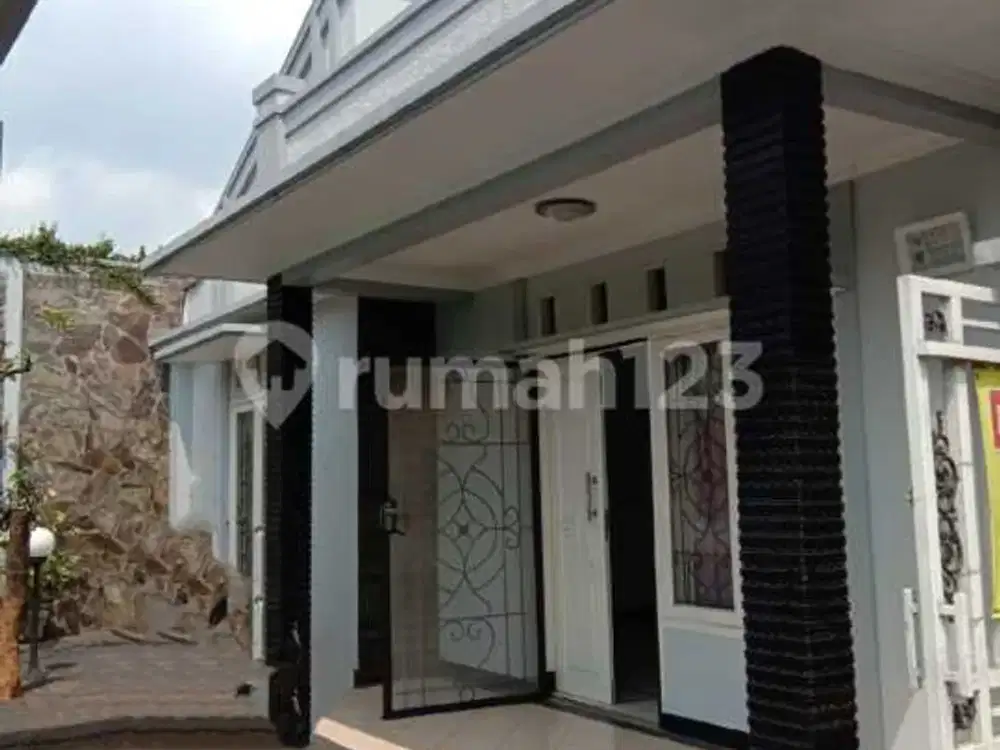 Rumah 2 Lantai Siap Huni Dekat Stasiun Depok Baru Dan Kampus Ui