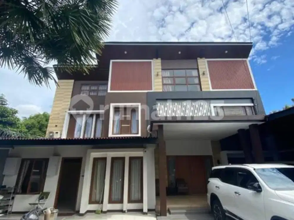 Rumah 3 Lantai Mewah Siap Huni Private Pool Di Pancoran Mas Depo