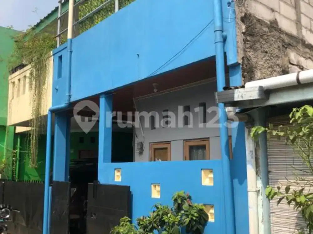 Rumah 2 Lantai Lokasi Strategis di Perumnas Pancoran Mas