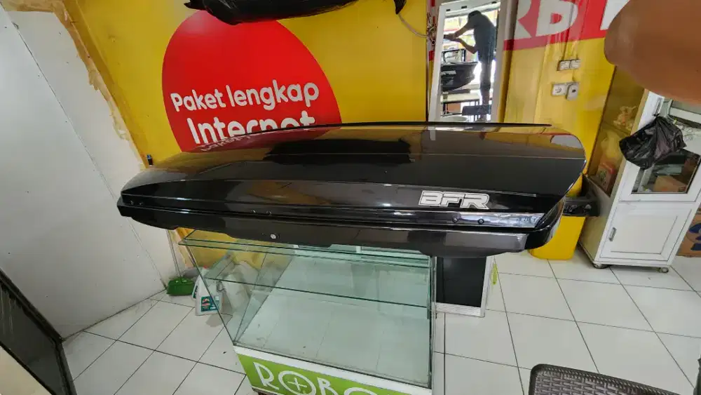 Roofbox 700L BFR