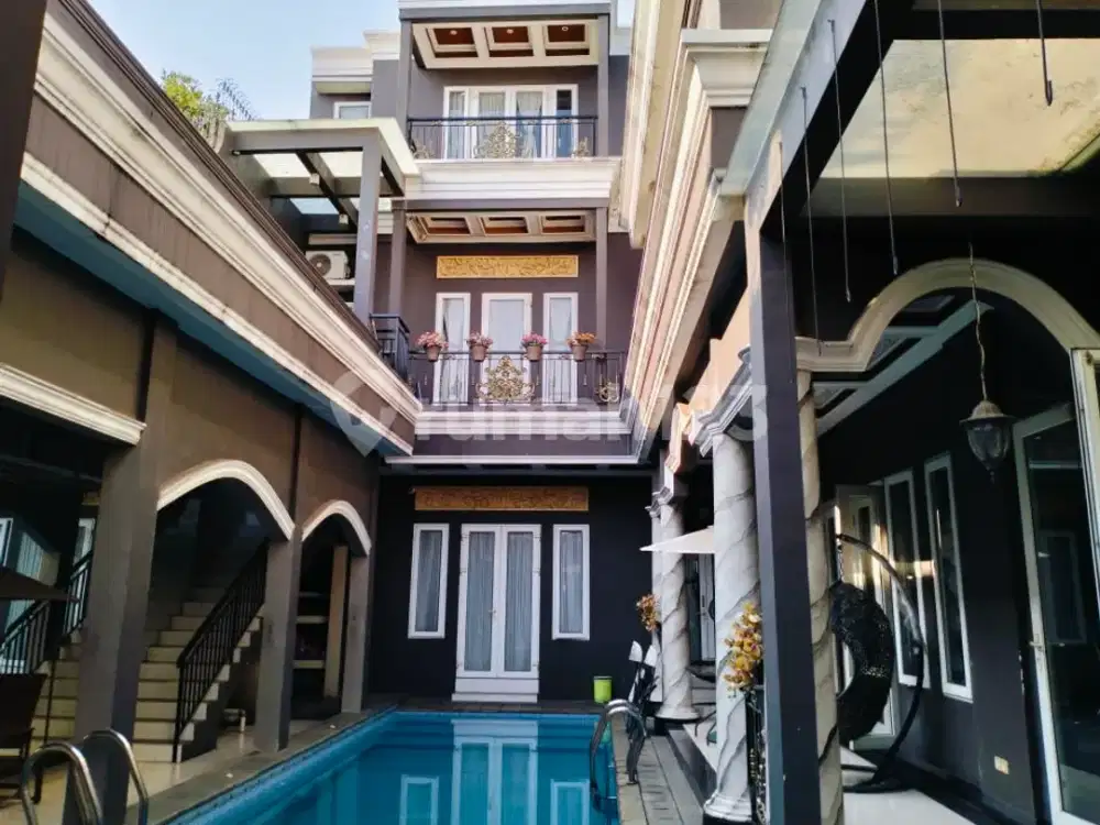 Rumah Mewah di Kebayoran Lama Dekat Senayan dan Permata Hijau