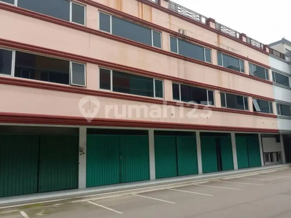 Ruko 3 Lantai+Rooftop di Jl Margonda Dekat Terminal Depok