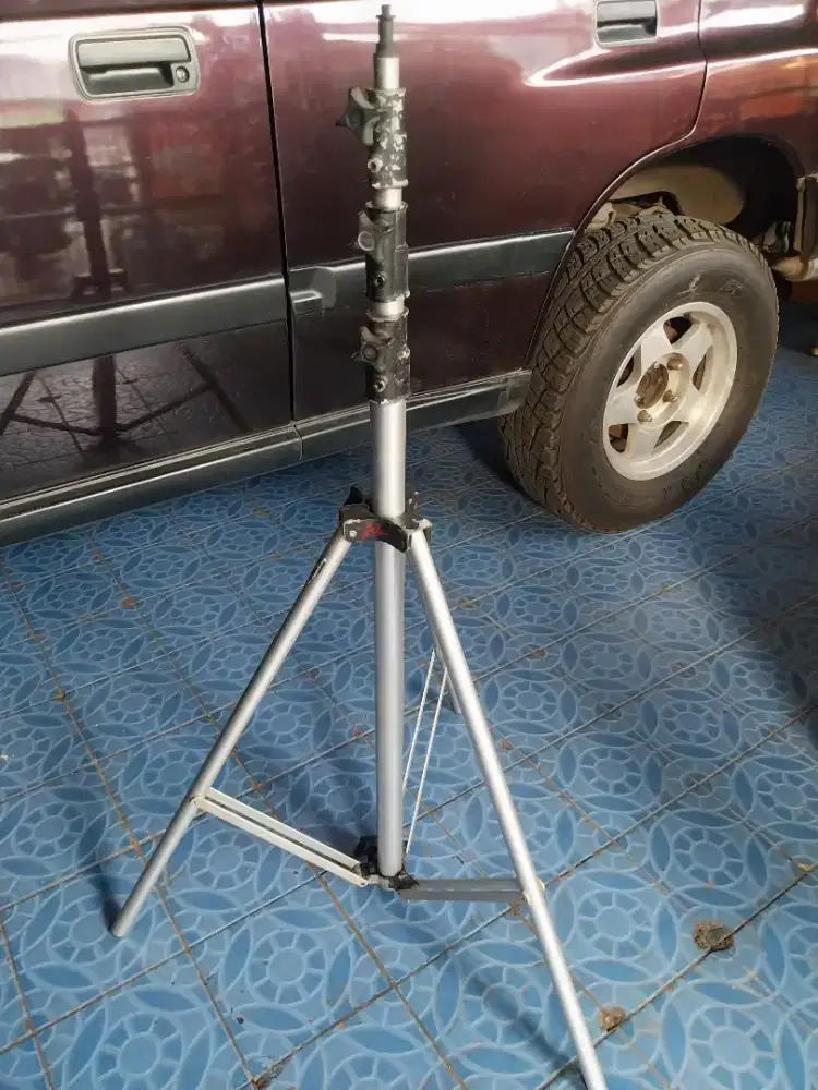 Tripod manfrotto up to 3 meter