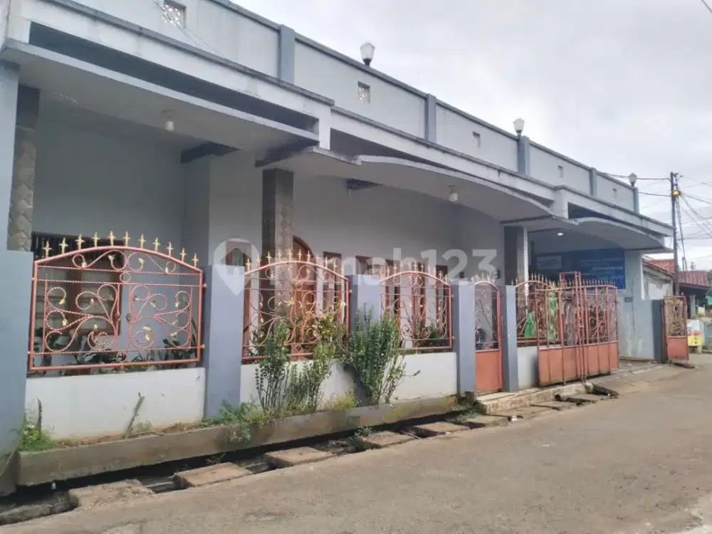 Rumah 2 Lantai + Ruang Usaha di Pancoran Mas Dekat Pintu Tol Sawangan