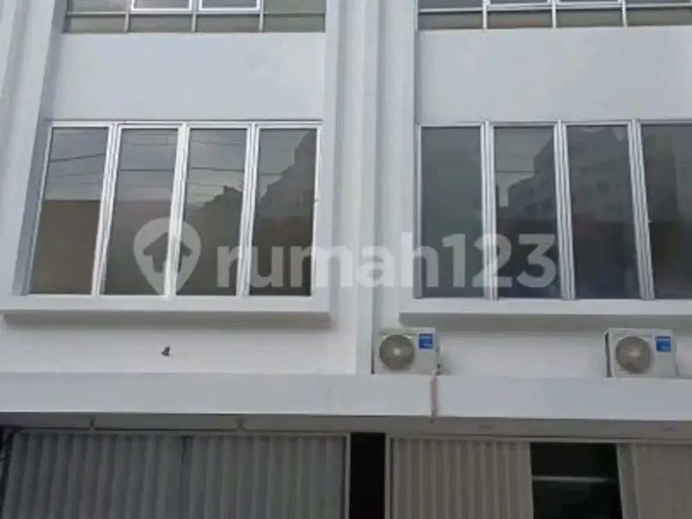 Ruko 3½ Lantai Siap Pakai Hadap Jalan Fatmawati dan MRT