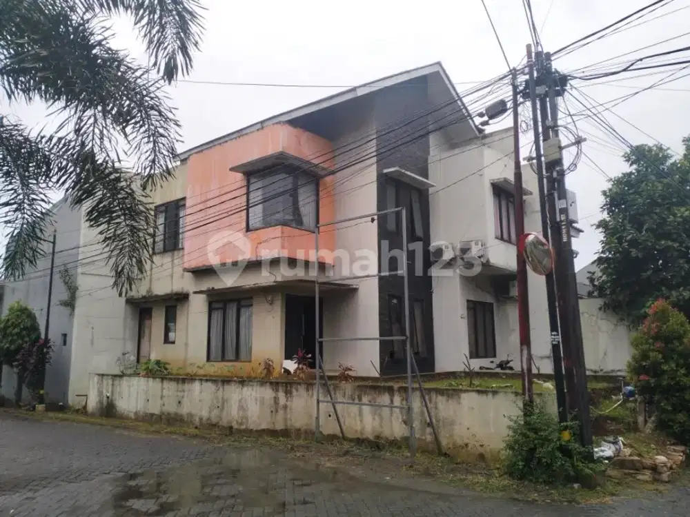 Rumah Huk 2 Lantai Furnished Dalam Perumahan di Sawangan