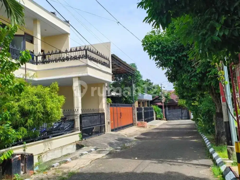 Rumah 2 Lantai Siap Huni Strategis di Perumahan Beji Depok