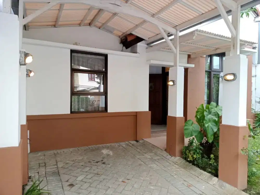 Disewakan RUMAH FULL FURNISH Taman Puspa Raya SANGAT DEKAT FRESH MARKET, Citraland, Surabaya Barat
