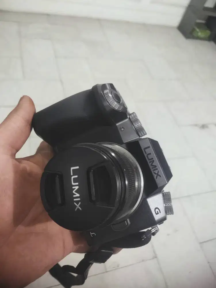 Kamera Mirrorless Panasonic Lumix G7 Lensa KIT 14-42MM
