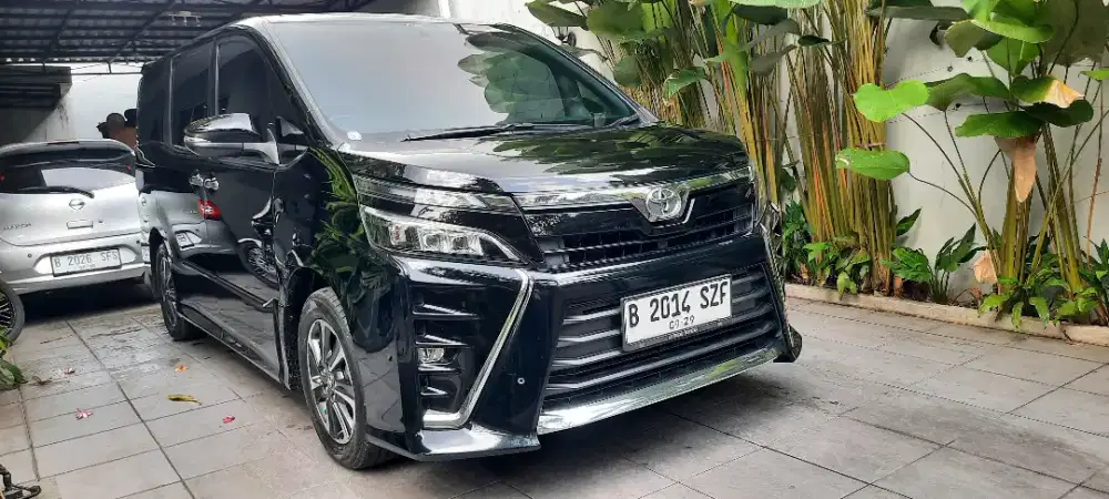 Toyota Voxy 2.0 Automatic 2017
