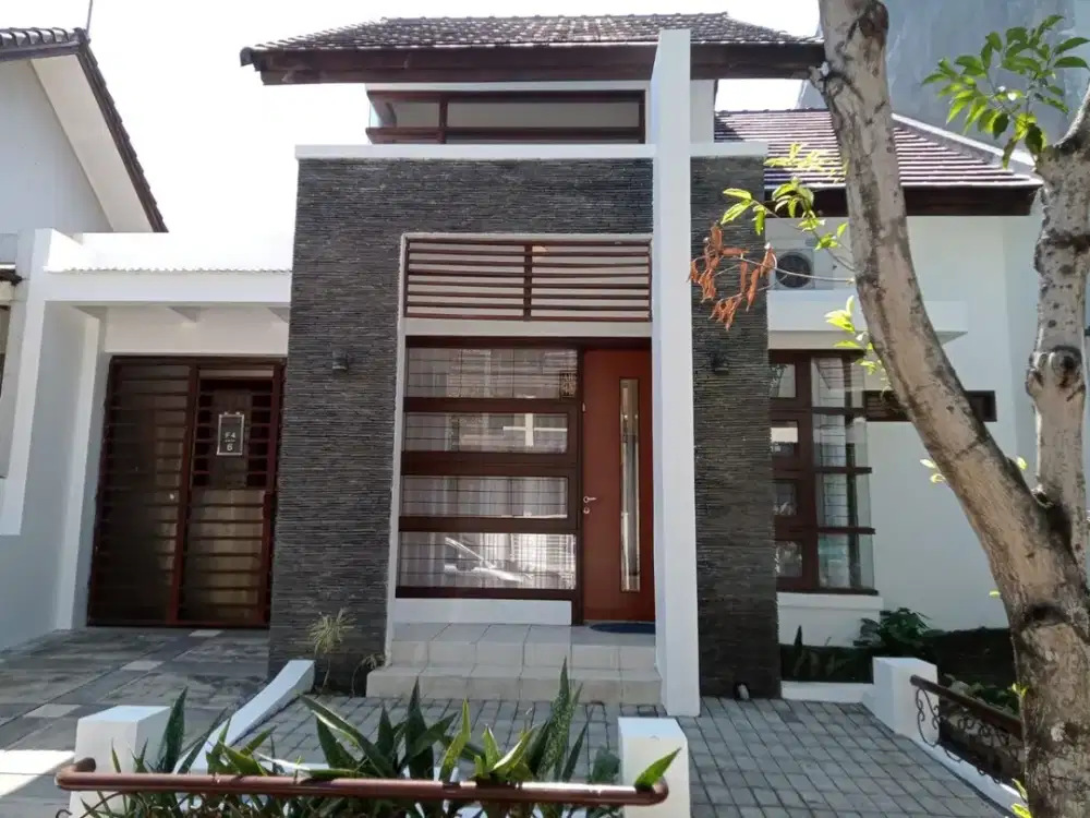 Disewakan rumah minimalis semi furnished, siap pakai Alam Hijau, Citraland, Surabaya Barat