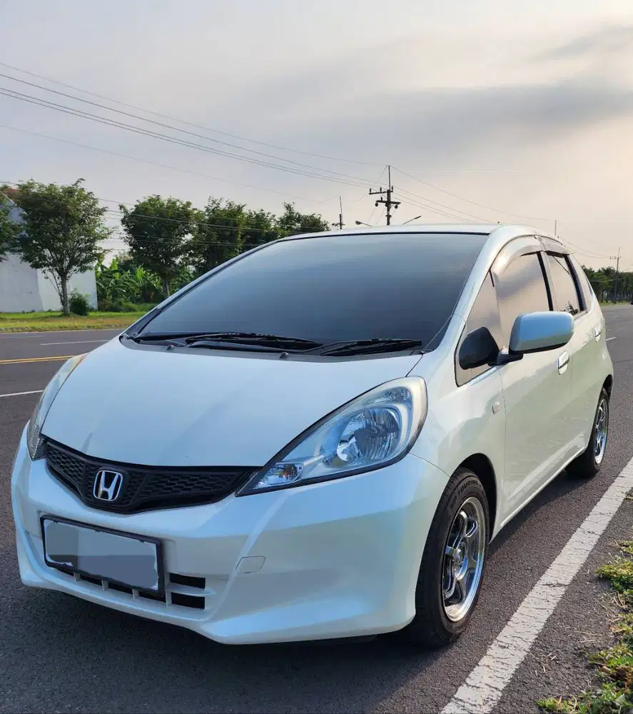 Honda Jazz Ge8 Warna Putih Tipe S Automatic Tahun 2012