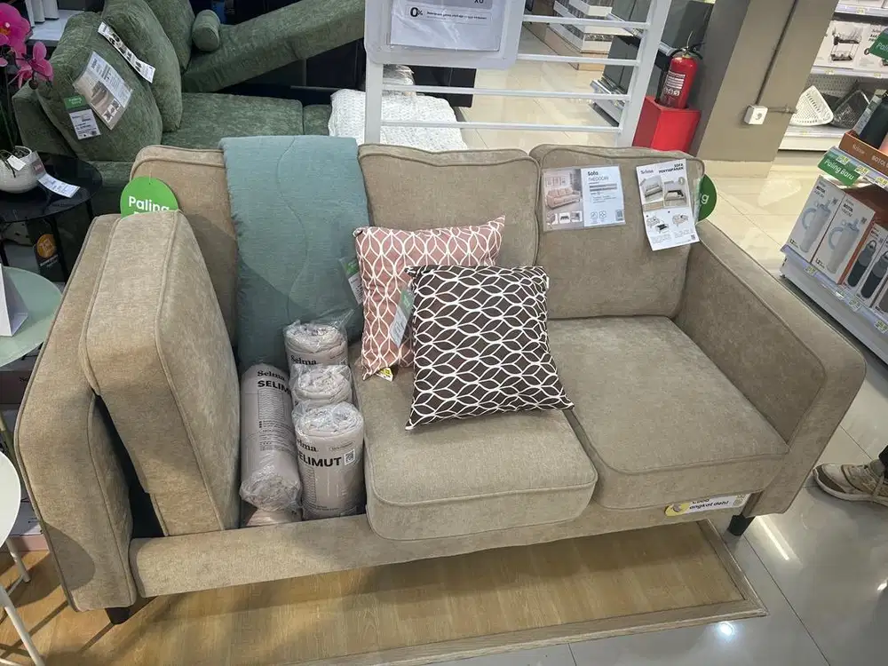 Sofa 3 dudukan dengan penyimpanan