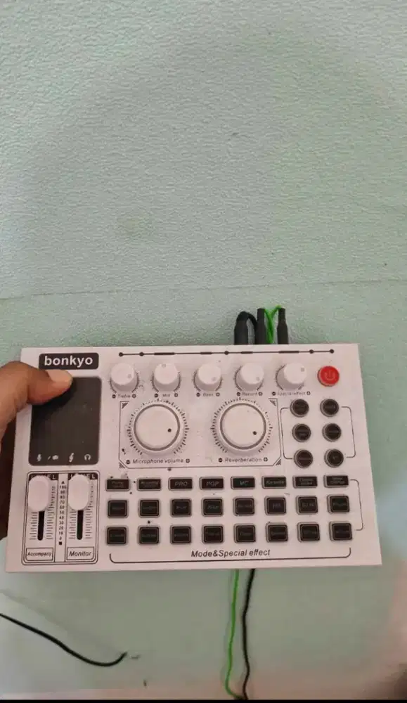 Bonkyo Kit Streaming Lengkap: Sound Card F999MAX untuk kebutuhan Bern