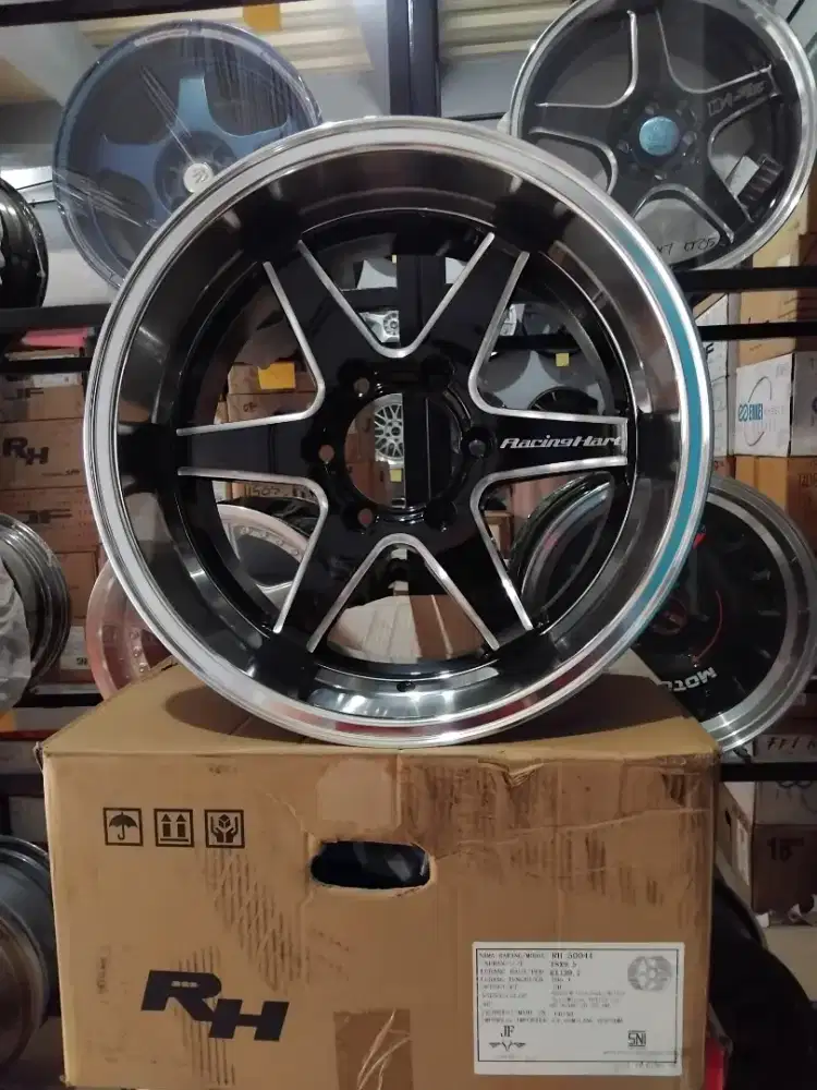 Velg racinghart r18 6x139 lbr9,5 et20