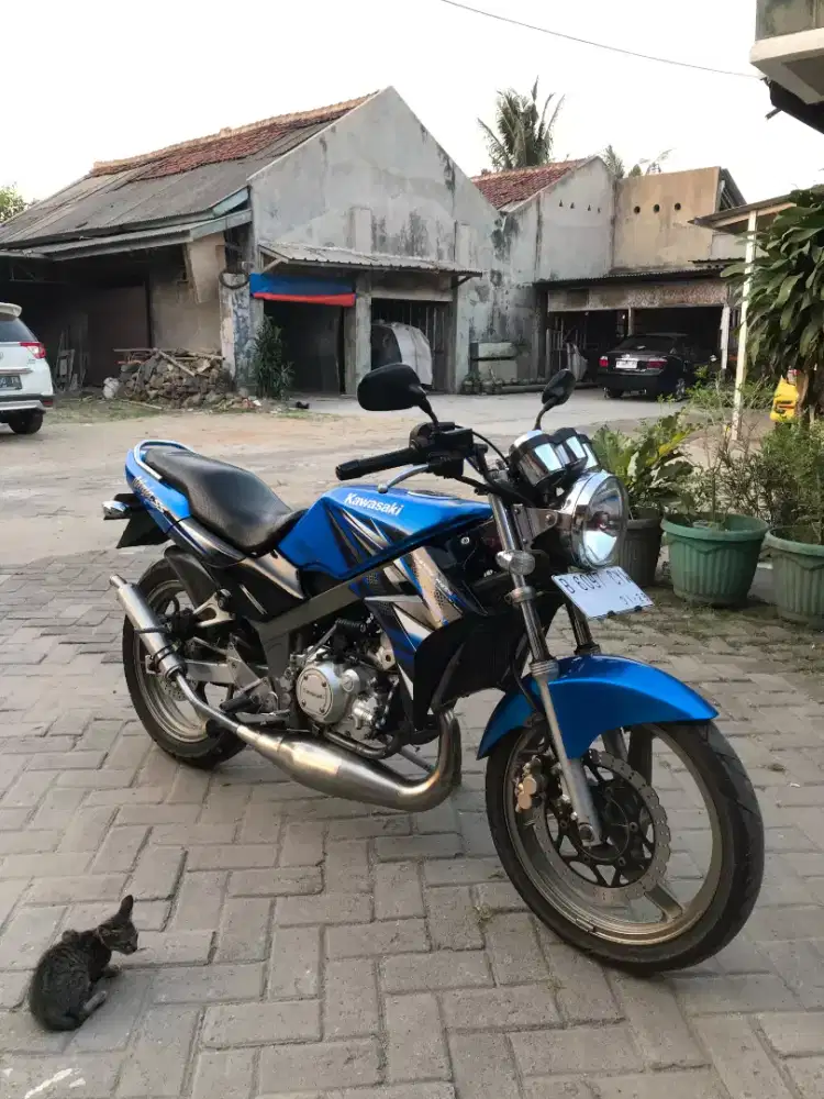 Jual motor kawasaki Ninja 150cc 2 tak 2003 Asli biru Up SS Lengkap On