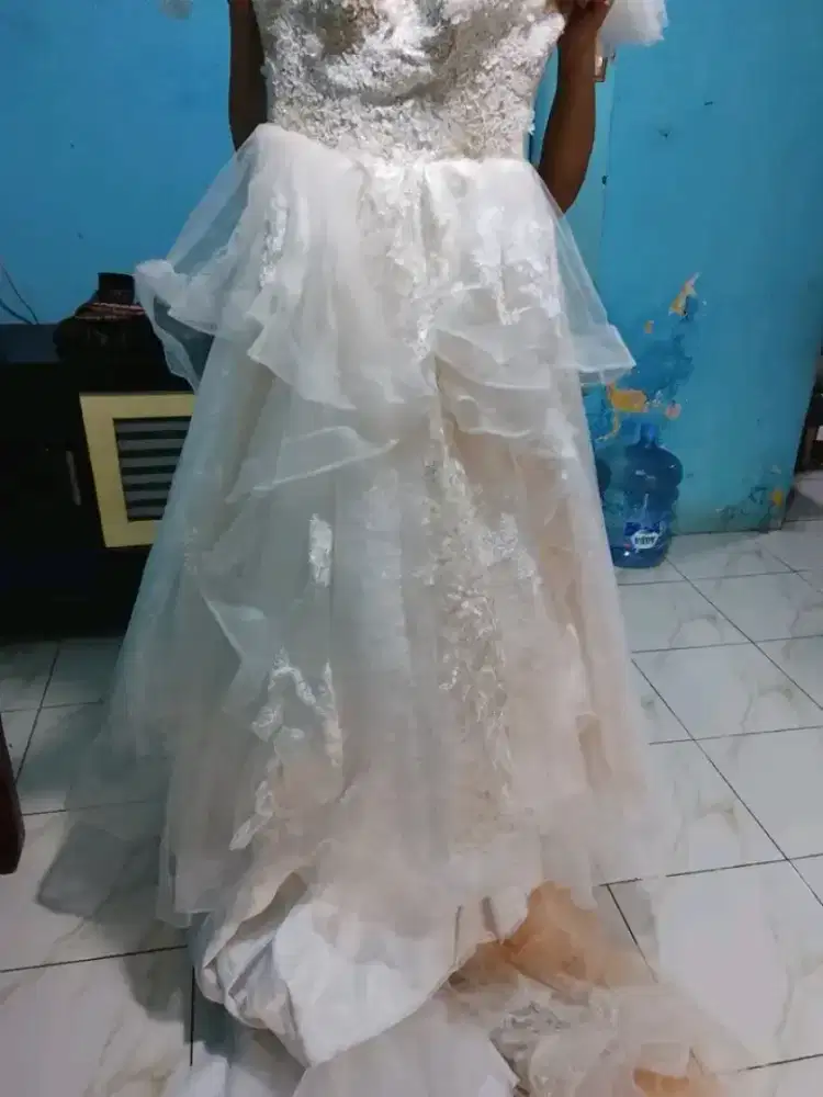 Gaun pengantin masih bagus