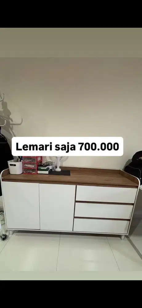 Lemari meja putih