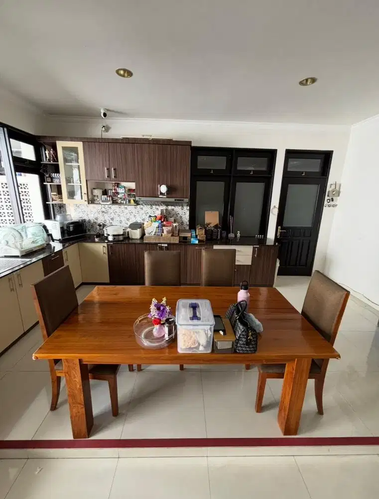 Meja makan kayu jati 6 kursi