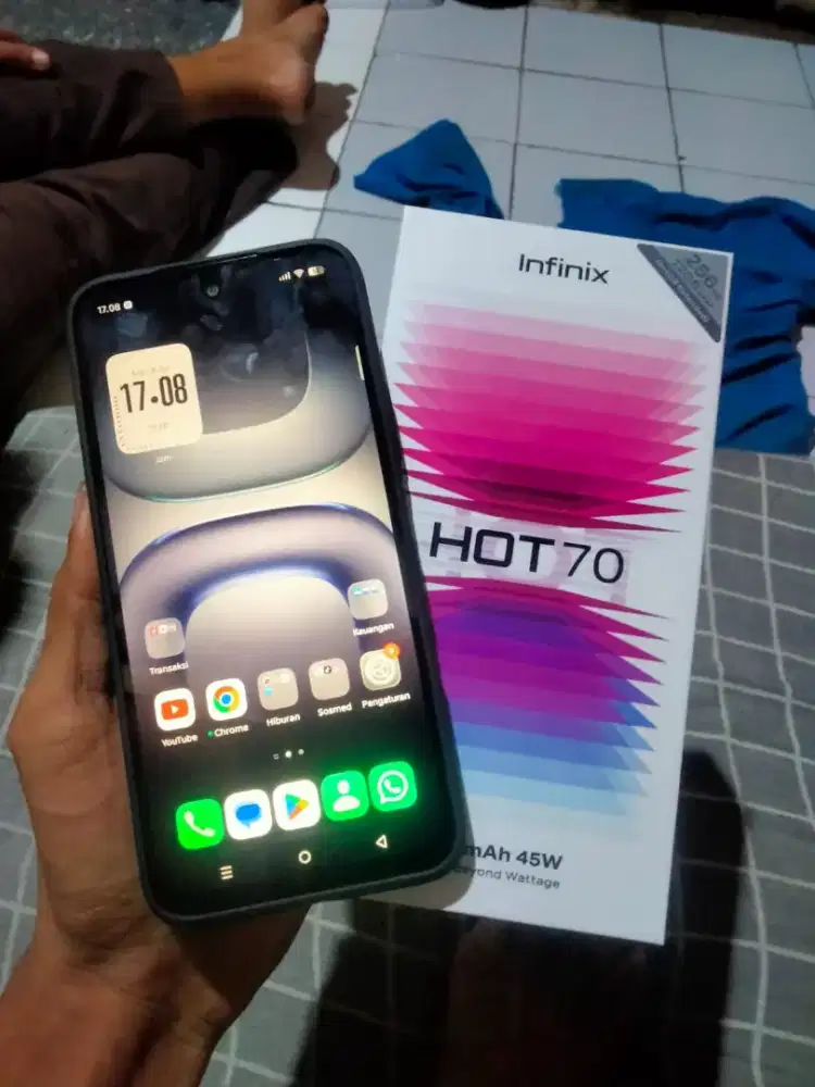 Infinix hot 70.