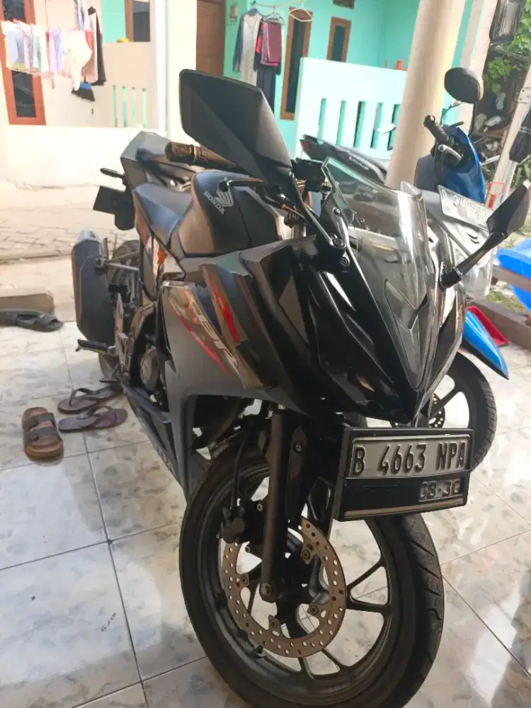 Honda CBR150R lengkap murah