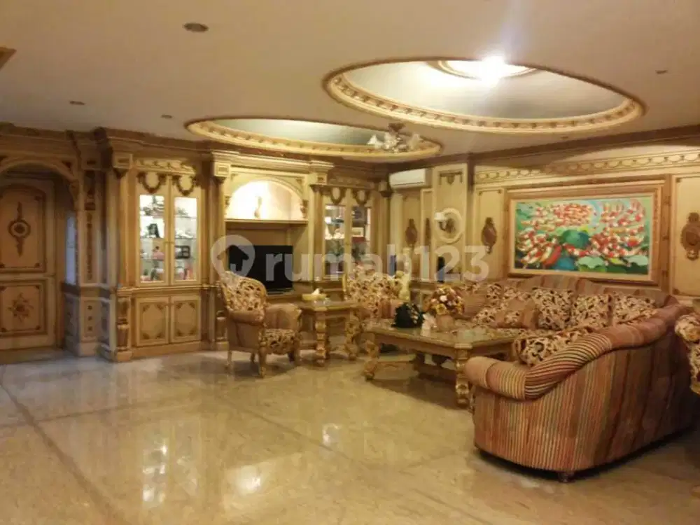Dijual Rumah Mewah Classic di Muara Karang