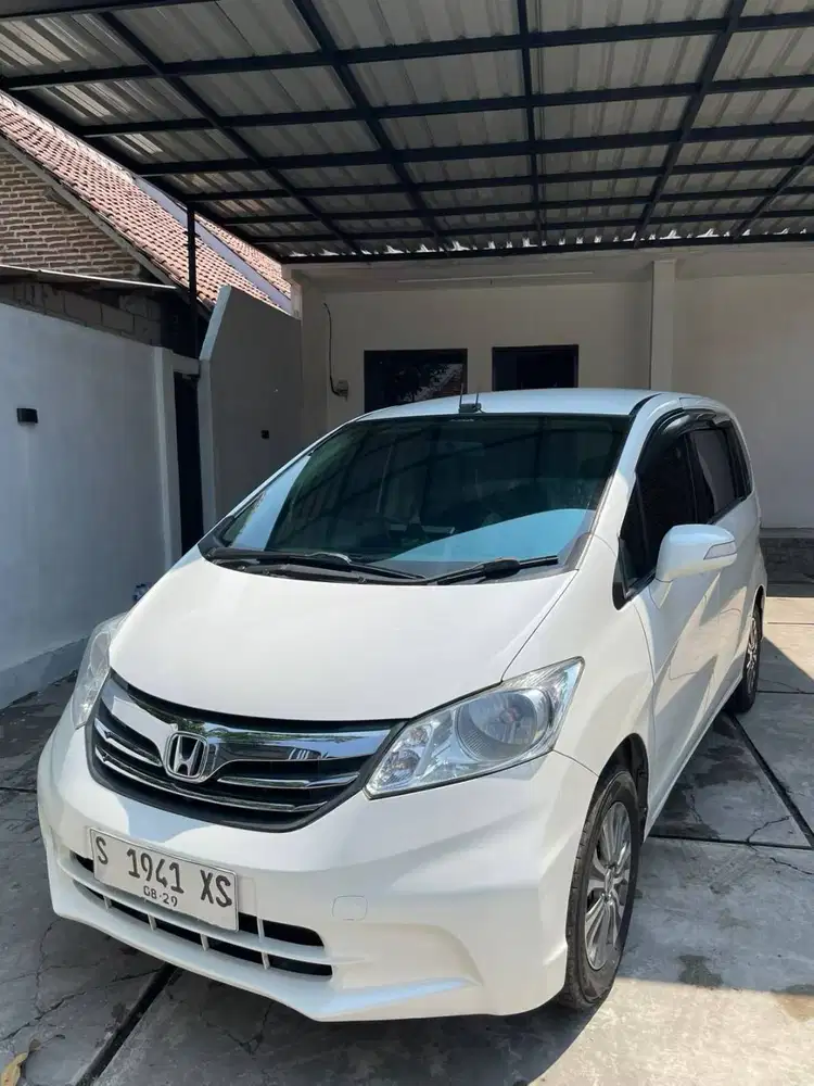 HONDA FREED AT S 2013