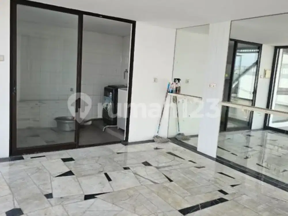 Dijual Rumah Mewah 3,5 Lantai di Pluit Samudera