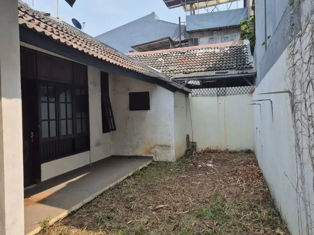 Rmh dihargain tanah saja, LT 216, shm, bangunan rusak di Jl Duta 9 Kemang Pratama, Bekasi