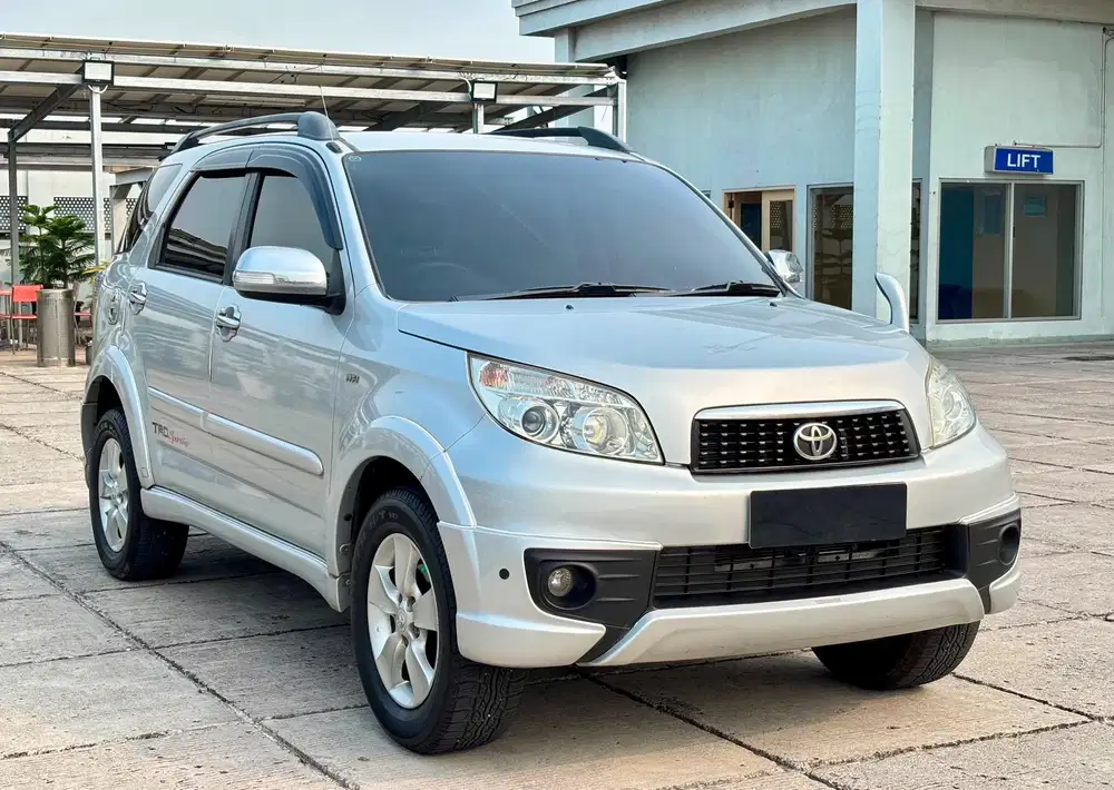 [DP 25JT] TOYOTA RUSH TRD AT 2014 SILVER ISTIMEWA TT 2013 S MATIC