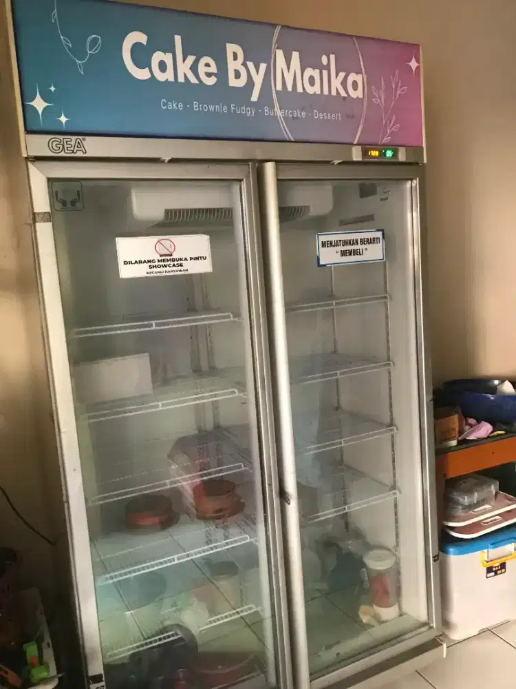 Showcase GEA Lebar 120cm T180