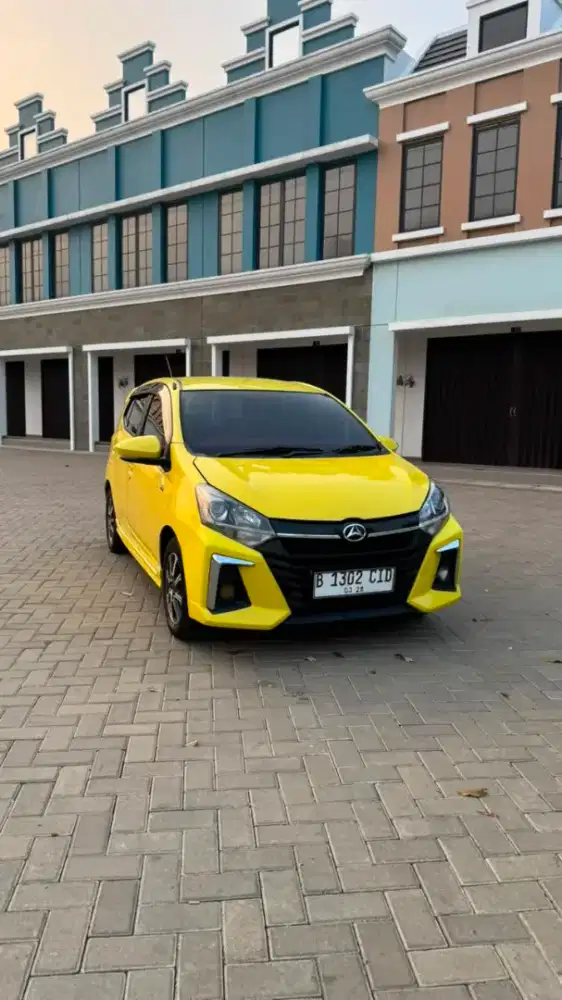 Ayla R 1.2 matic kuning manis
