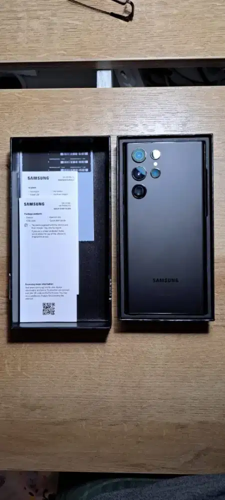 Samsung Galaxy S22 Ultra 12GB/256GB
Like New - Mulus Banget