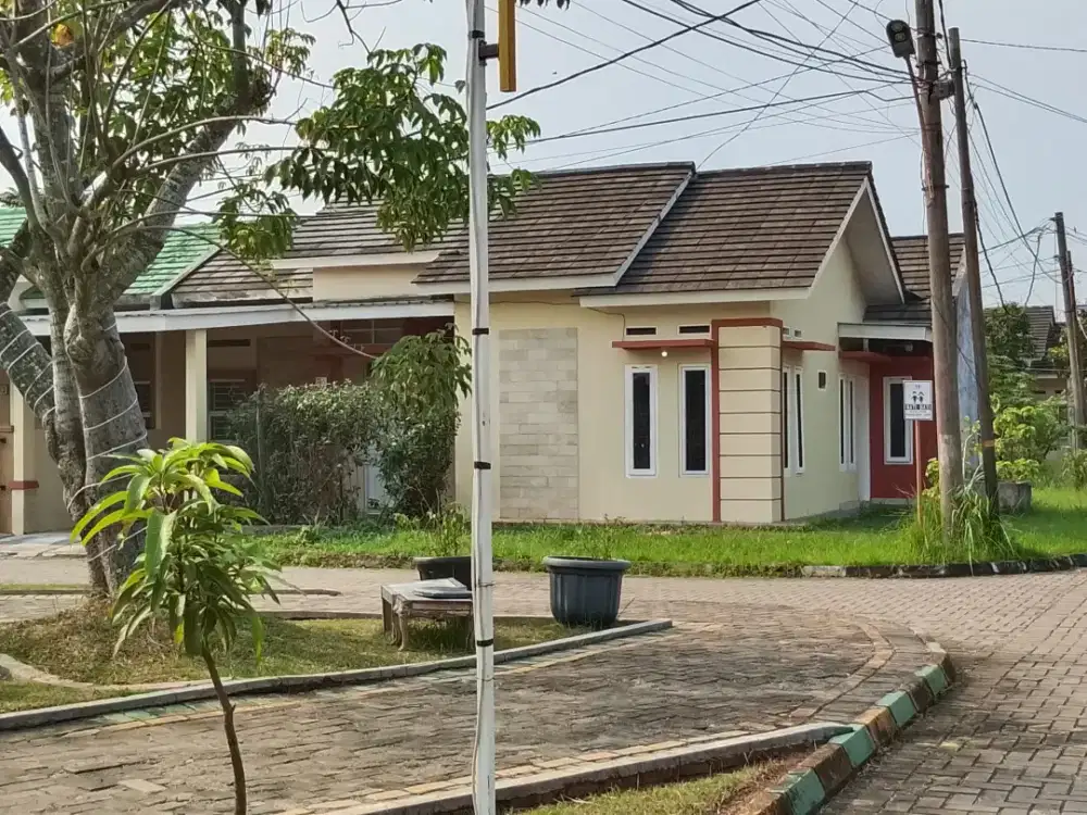 Disewakan Rumah Hoek depan taman cluster. Depan Taman Buah Mekarsari