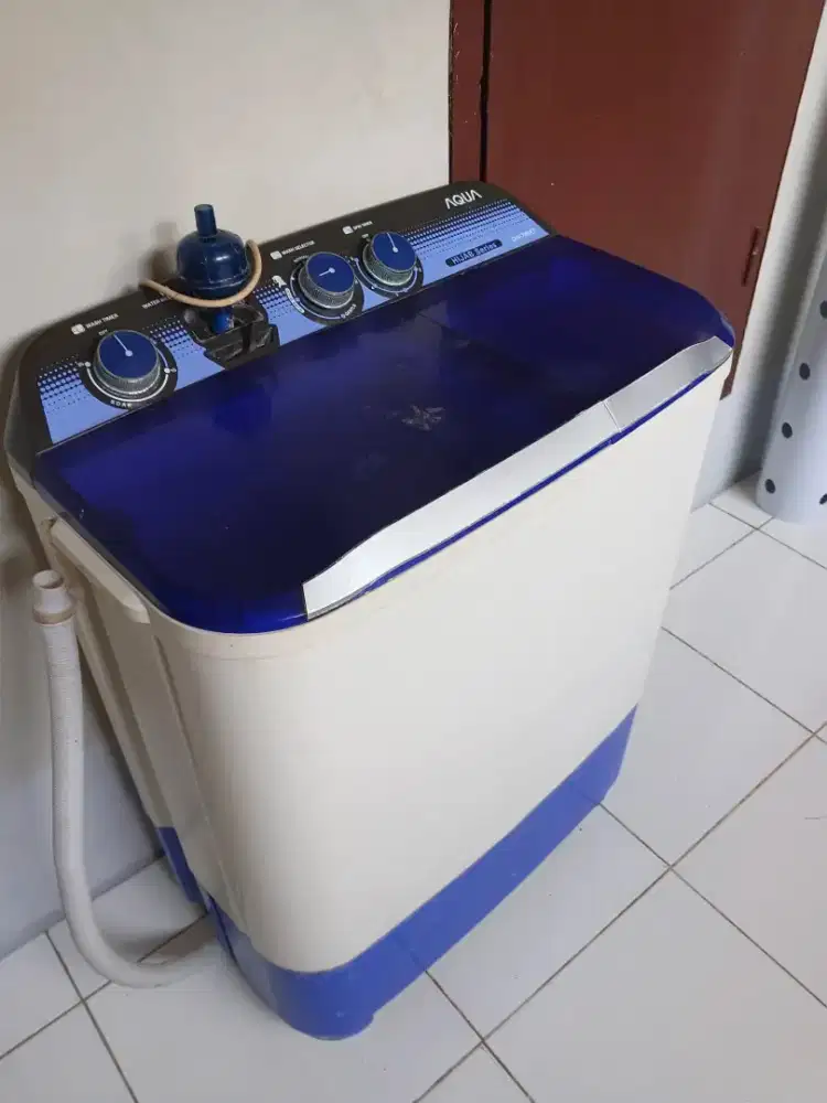 Mesin Cuci 2 tabung AQUA
