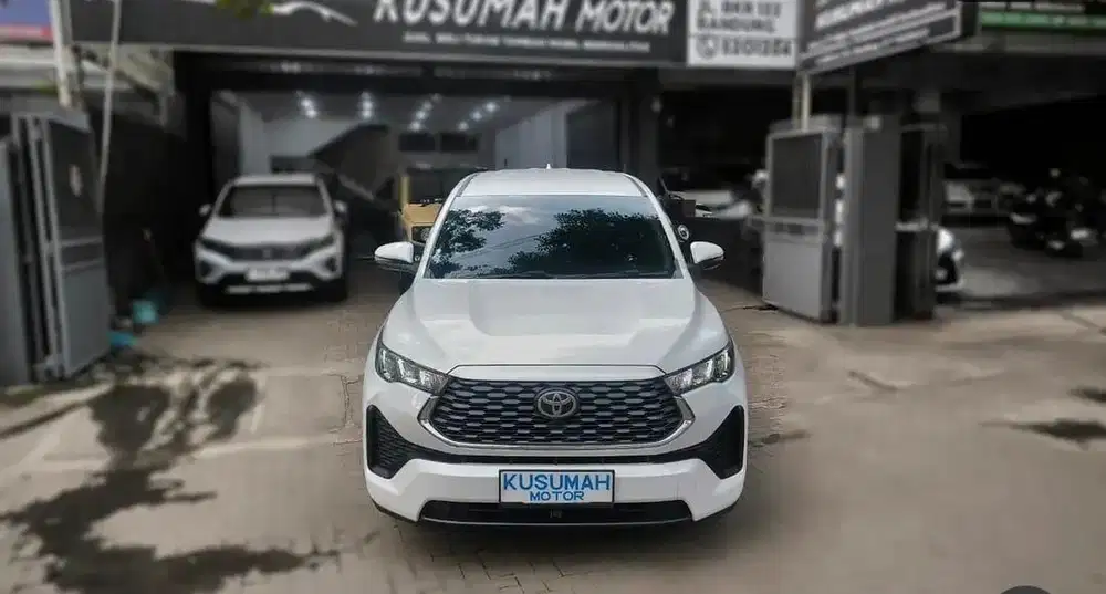 INNOVA ZENIX 2.0 G HYBRID AT 2024