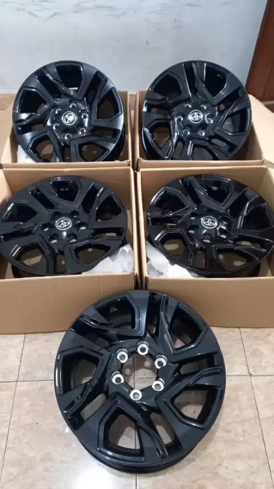 di jual velg fortuner legender r18 original isi 5 ekor