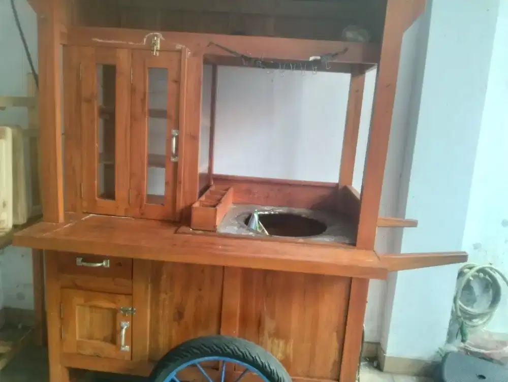 Jual Gerobak mie ayam dan baso 1set , boleh nego
